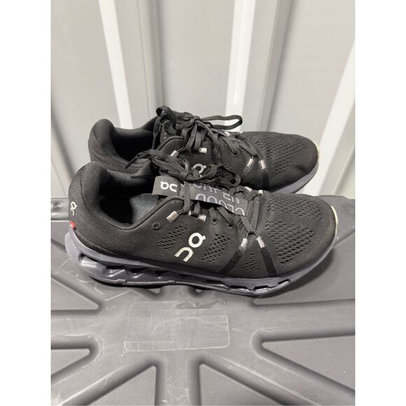 On Cloudflow Running Shoes Men’s 10 EU44 Black CloudTec Lightweight Trainers main image 8